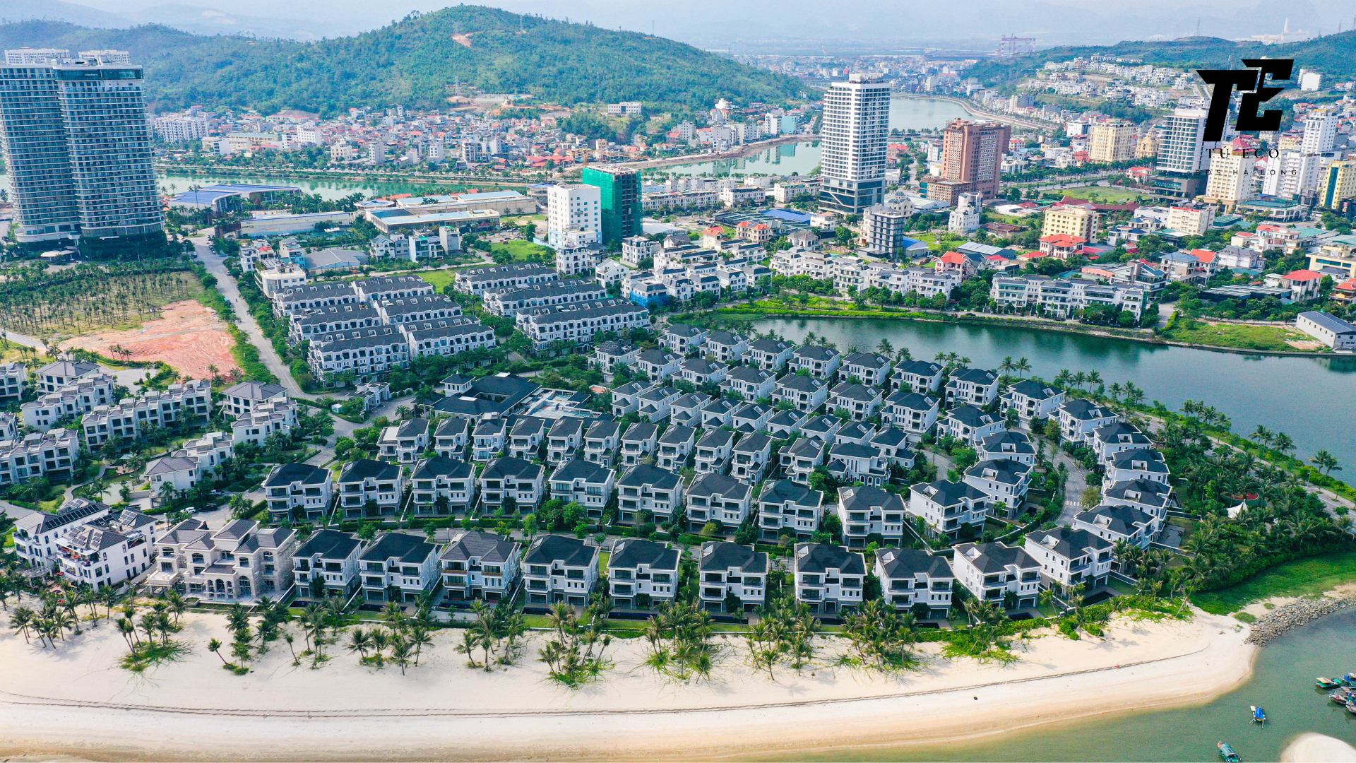 Flycam toàn cảnh Grand Bay Halong Villas